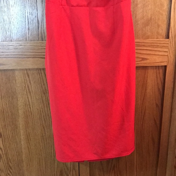 Lulus Women’s Size XL Gorgeous Red Dress With The Back Cut Out/Hooked With Bow - Picture 3 of 9